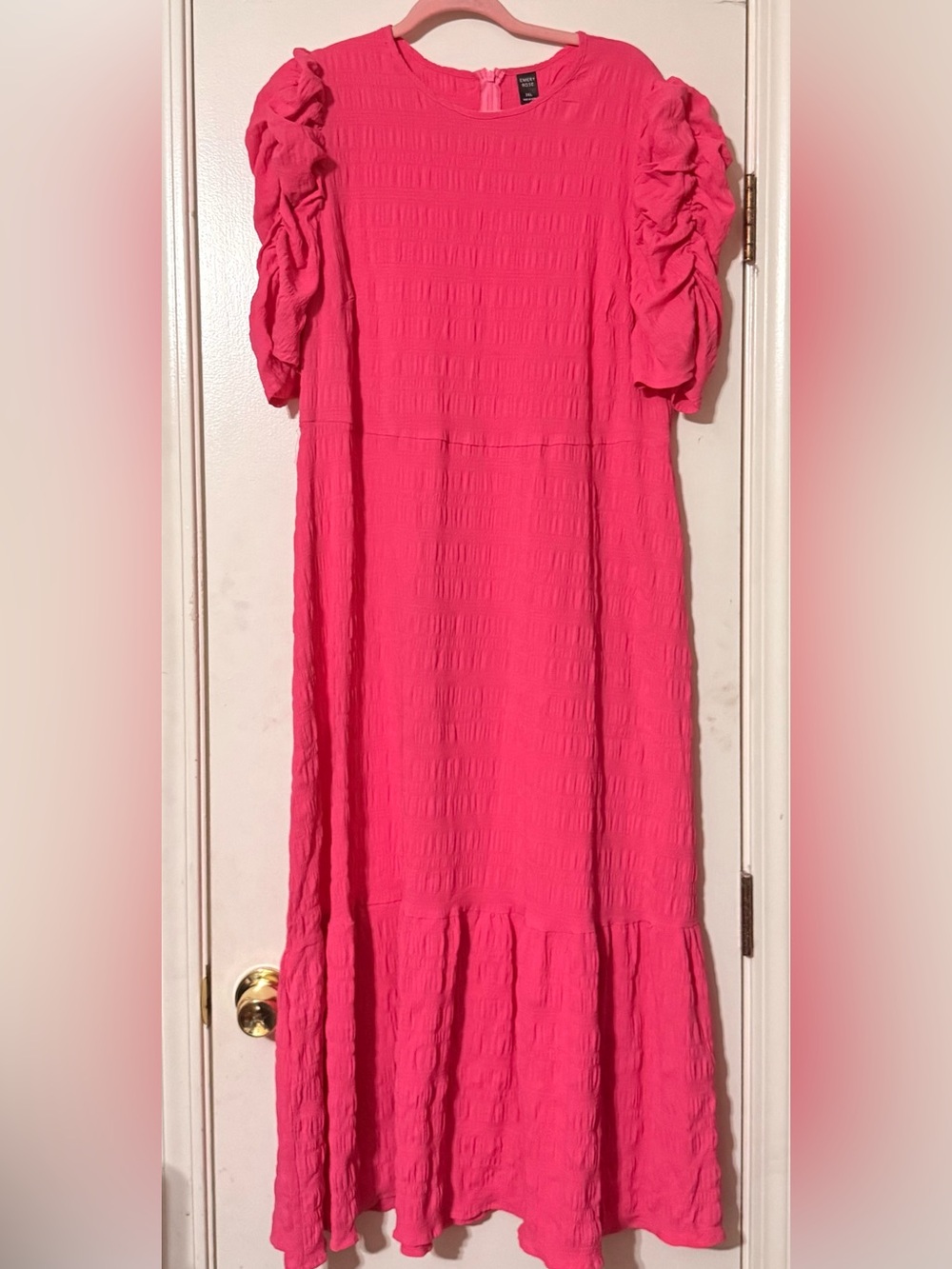 Women's Midi Dress in Bright Pink with Puff Sleeves